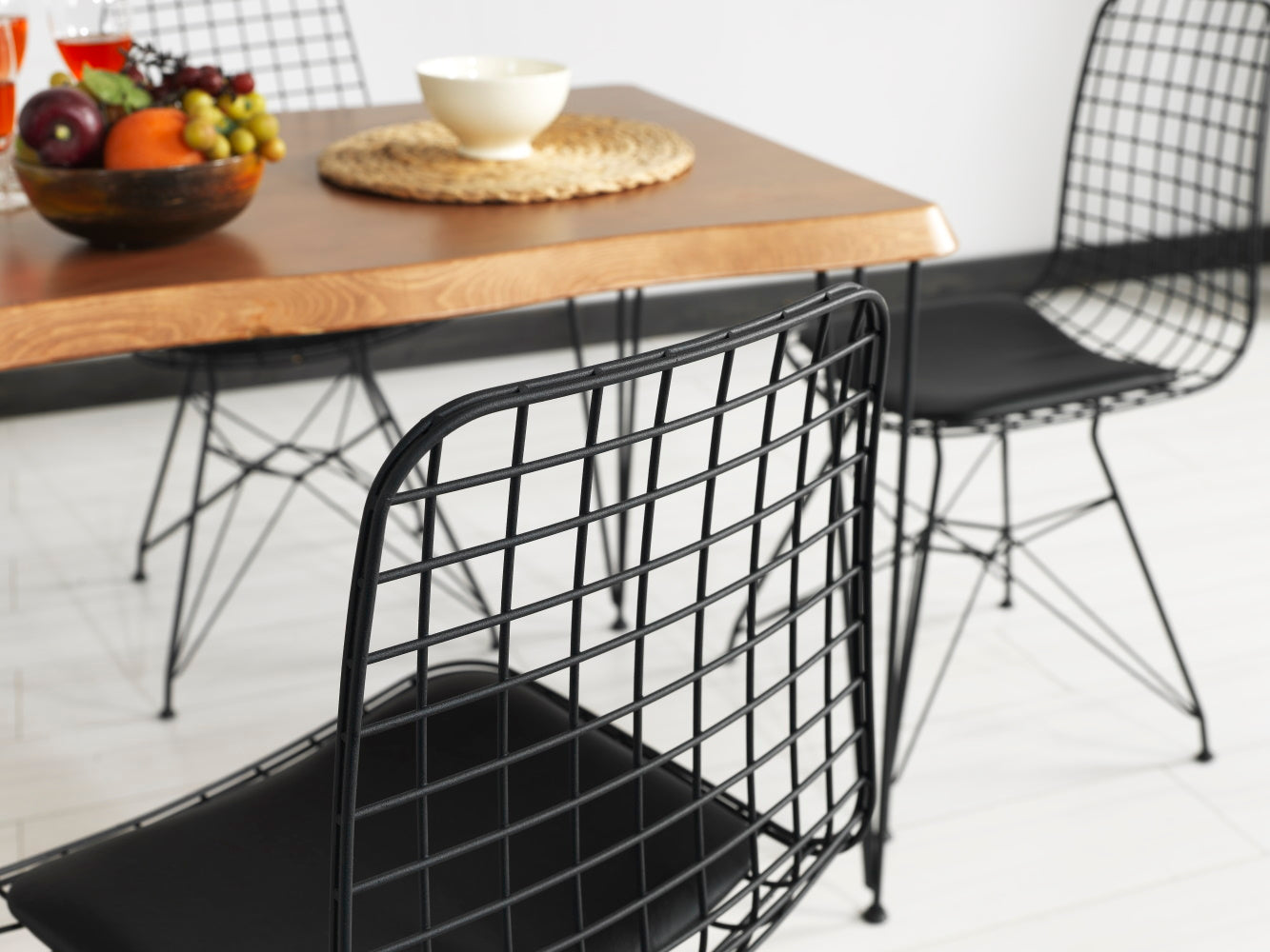 Zambak Dining Table