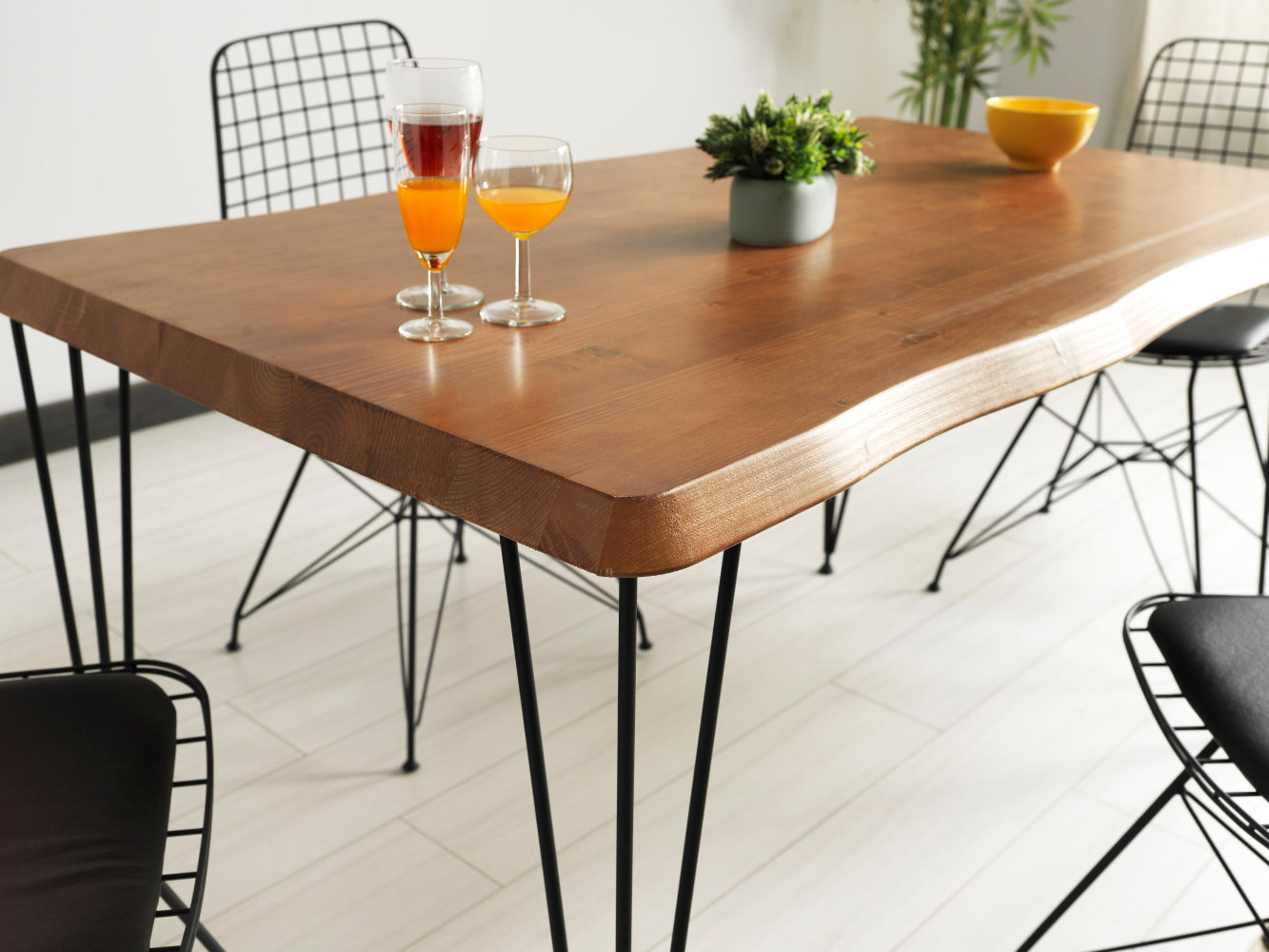 Zambak Dining Table
