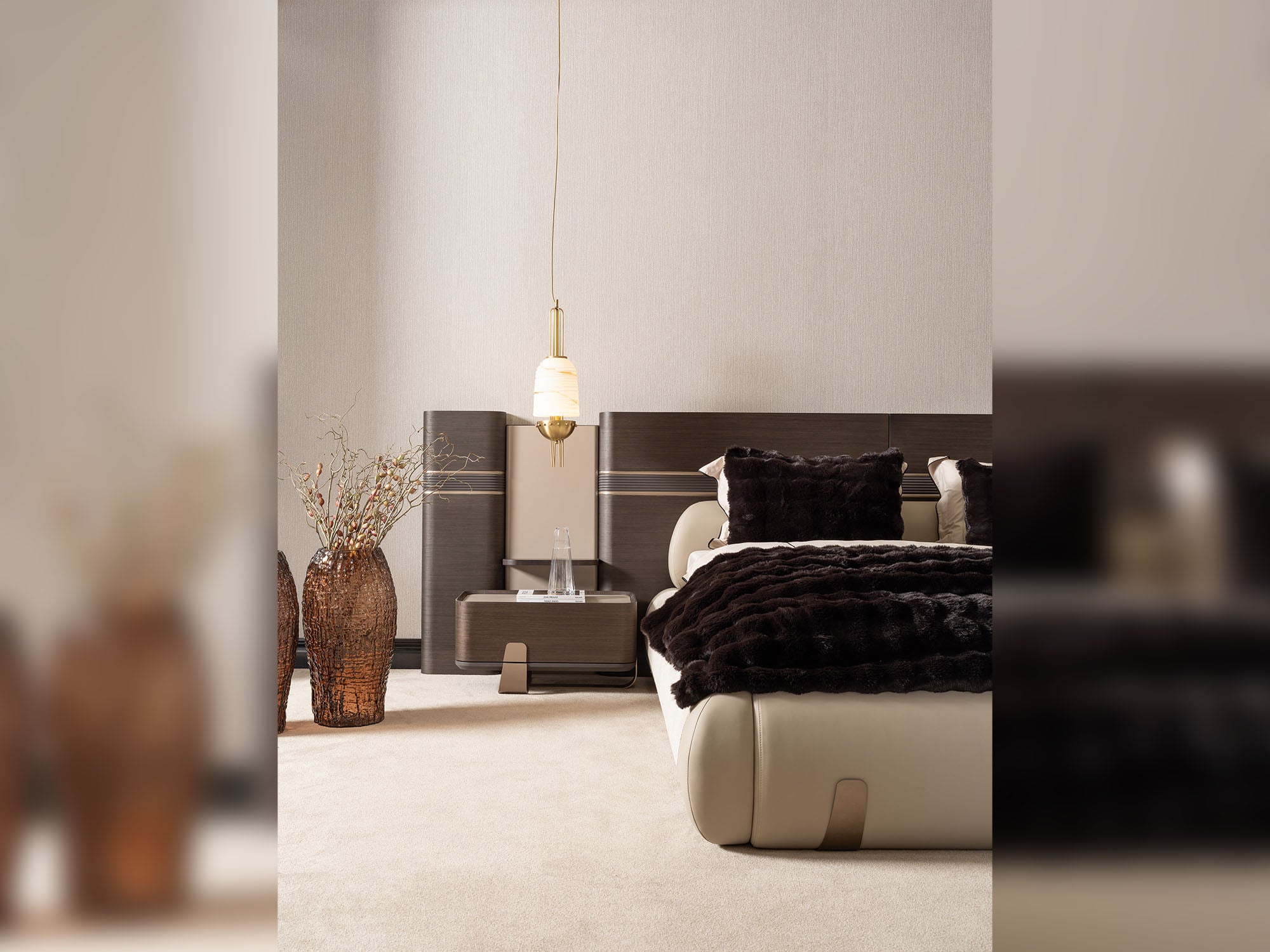 Corte Bedroom (Queen Frame With Headboard & Dresser With Mirror & Ottoman & 2 Nightstand)