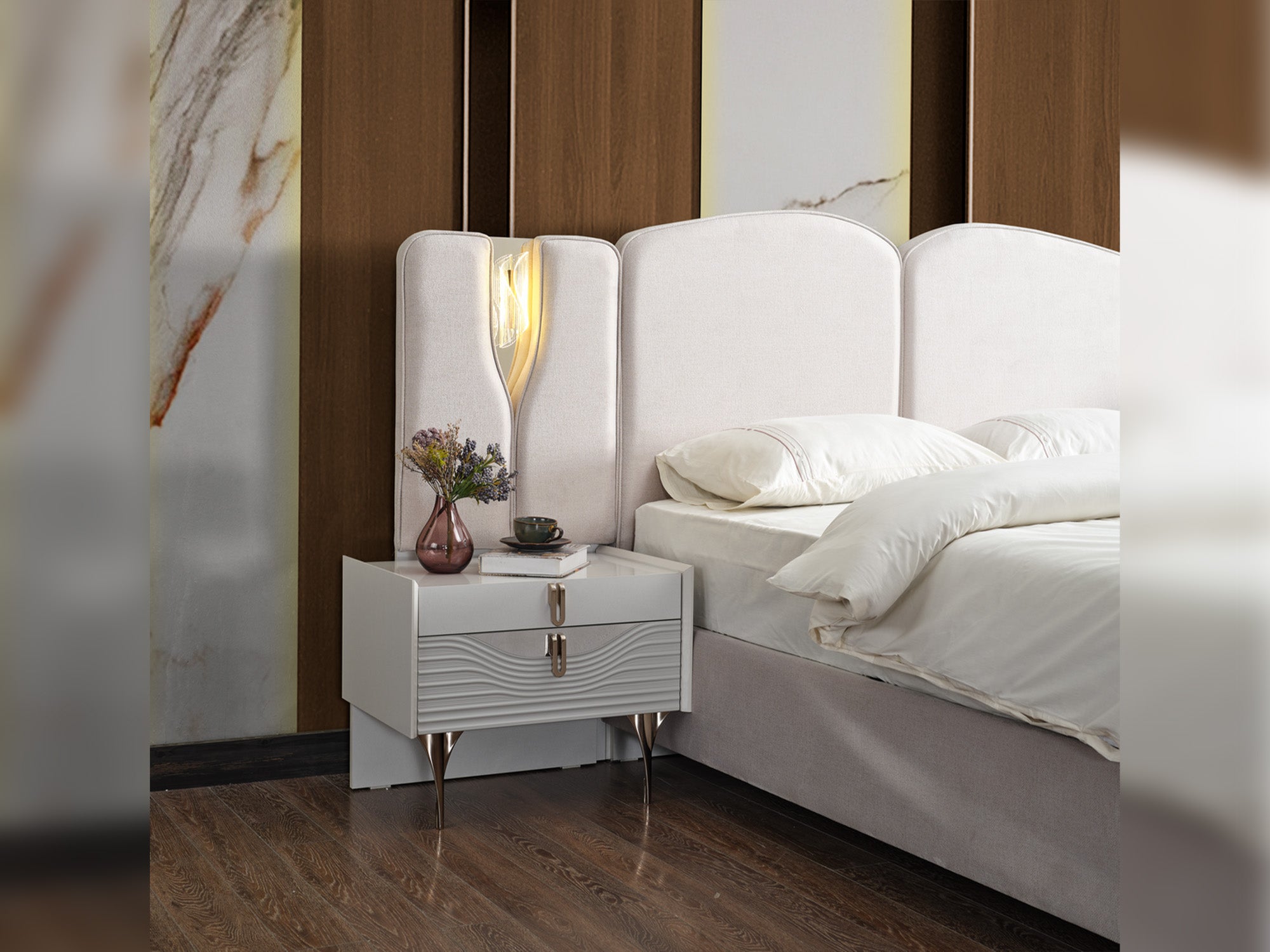 Esperanza Bedroom (Queen Frame With Headboard & Dresser With Mirror & Ottoman & 2 Nightstand)