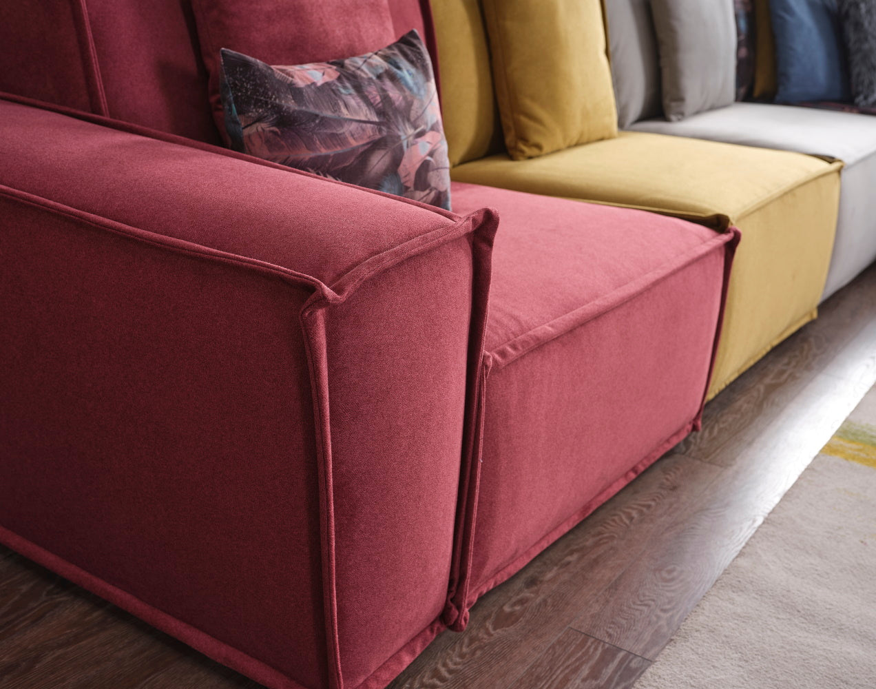Padova Sectional With Ottoman Mix Color