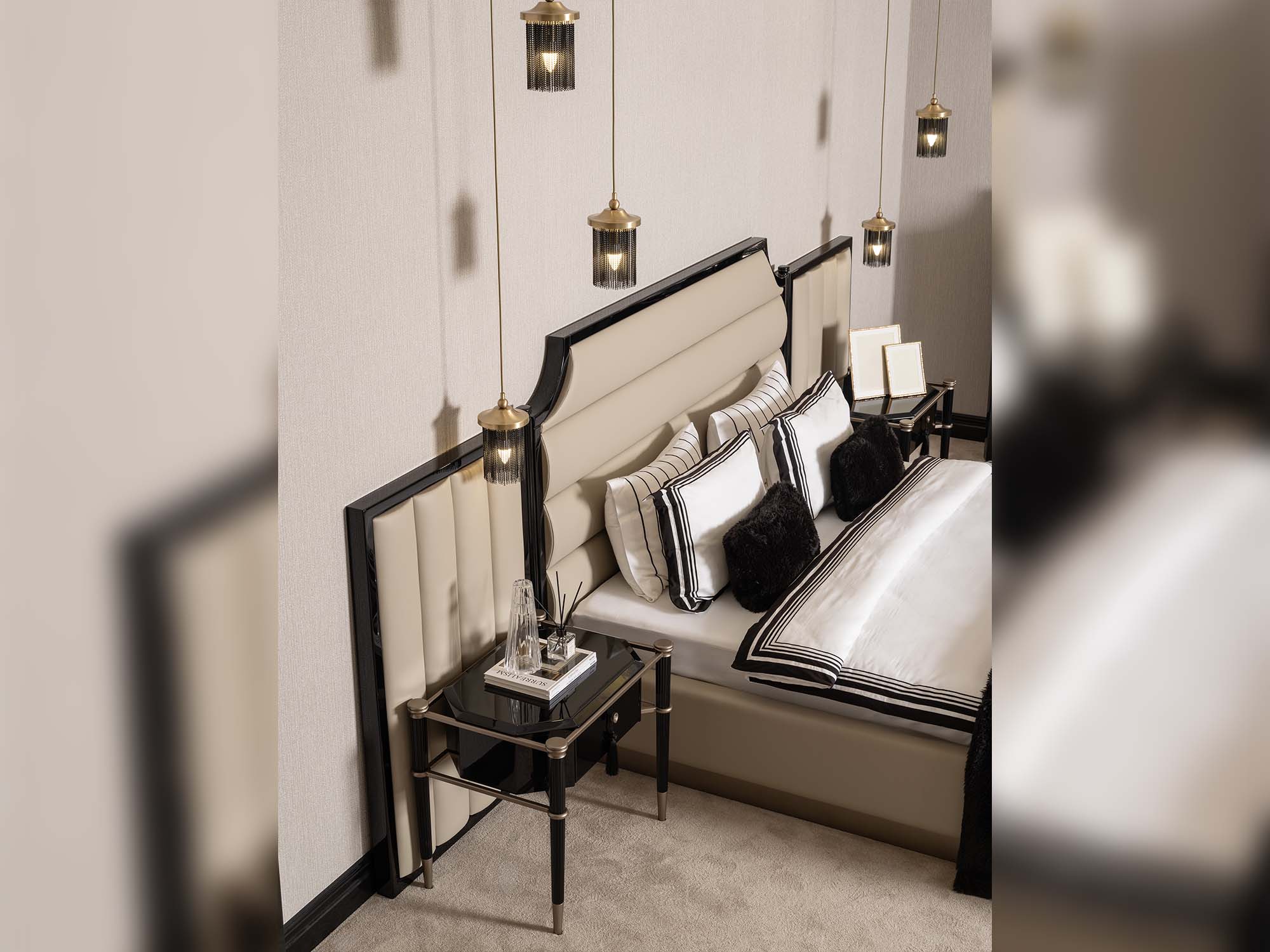 Istanbul Bedroom (Queen Frame With Headboard & Dresser With Mirror & Ottoman & 2 Nightstand & Bench)