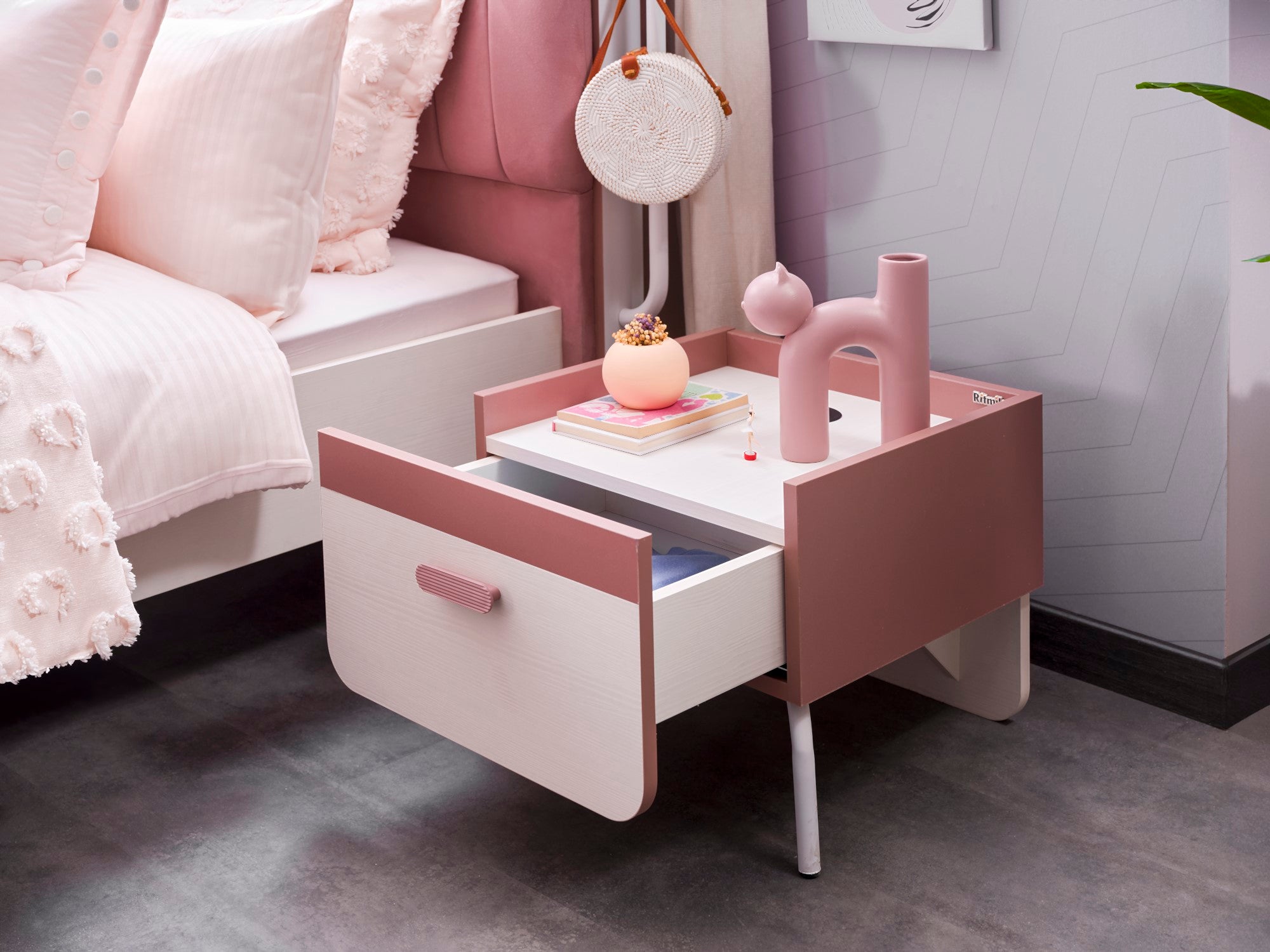 Linda Kids Room Set (Twin Bed & Study Desk & Nightstand)