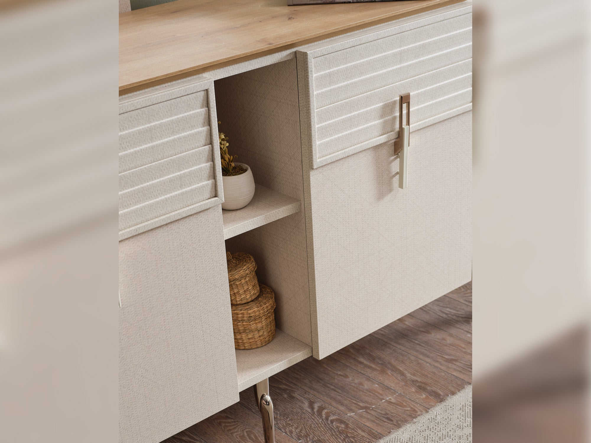 Lugano Diningroom (Consol With Mirror & Dining Table & 6 Dining Chair)