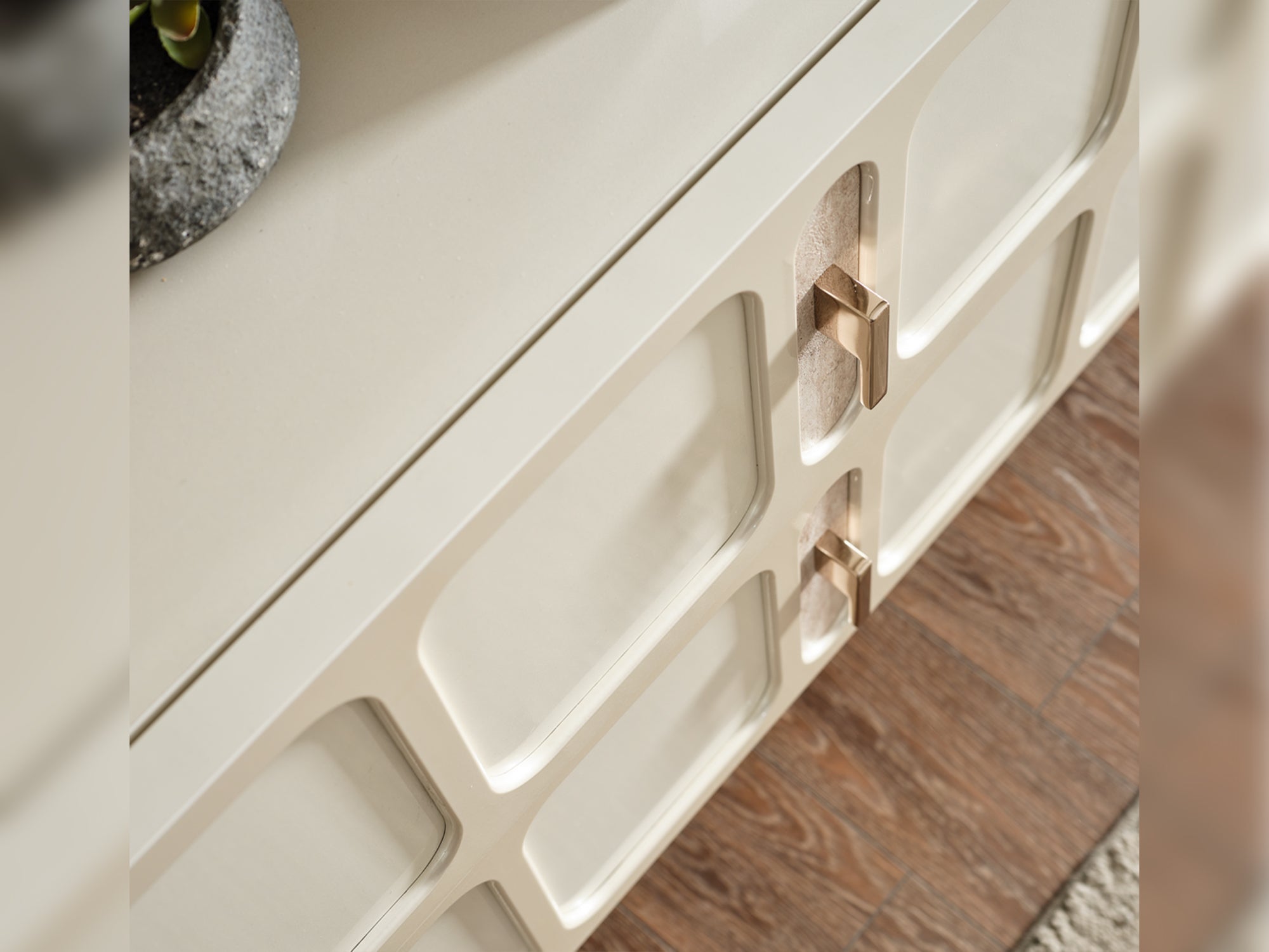 Pamukkale Bedroom (Queen Frame With Headboard & Dresser With Mirror & Ottoman & 2 Nightstand)