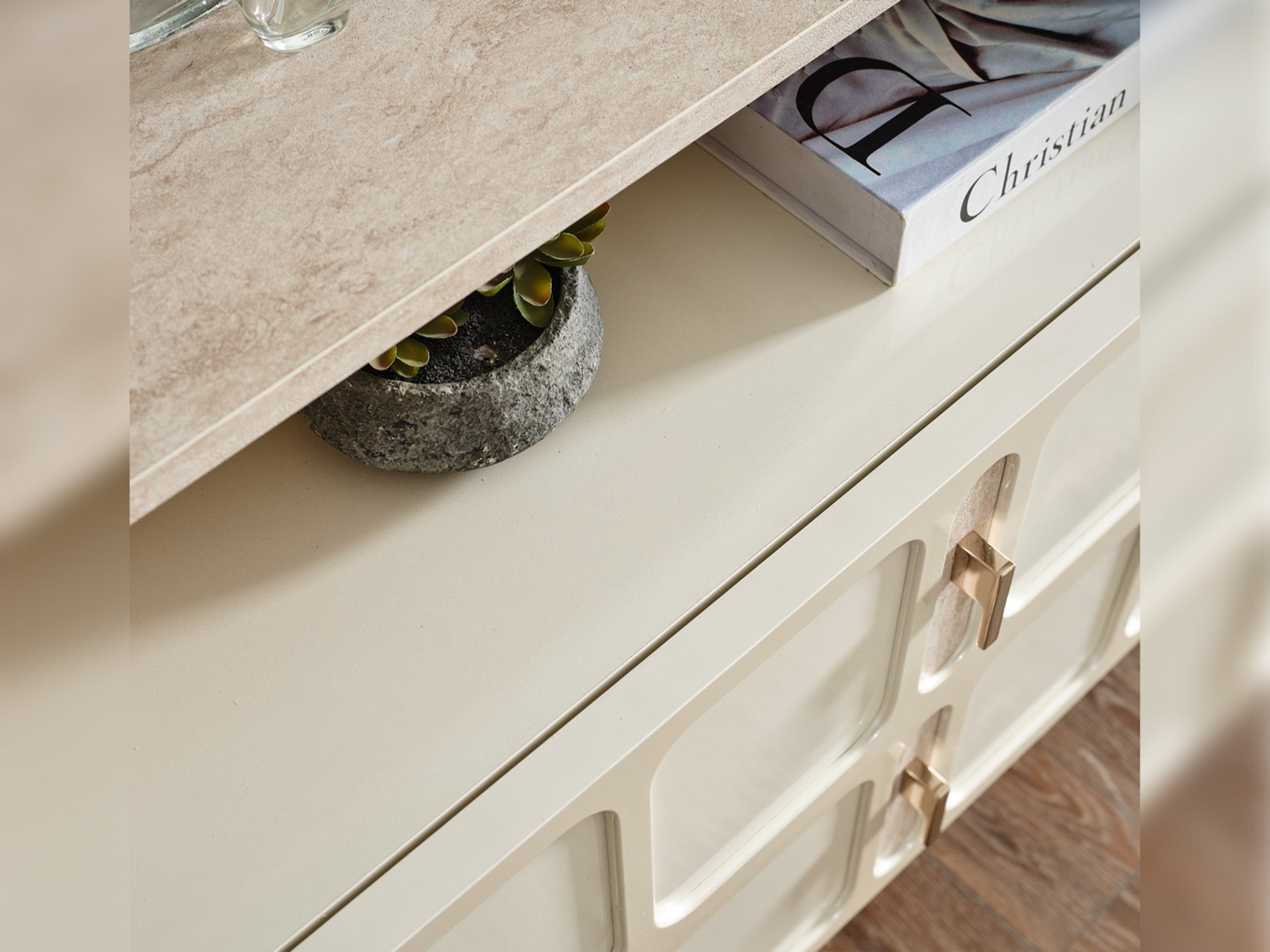 Pamukkale Bedroom (Queen Frame With Headboard & Dresser With Mirror & Ottoman & 2 Nightstand)