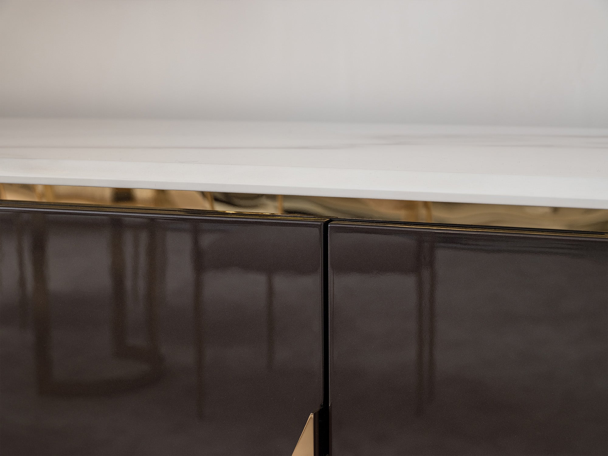 Parma Consol With Mirror
