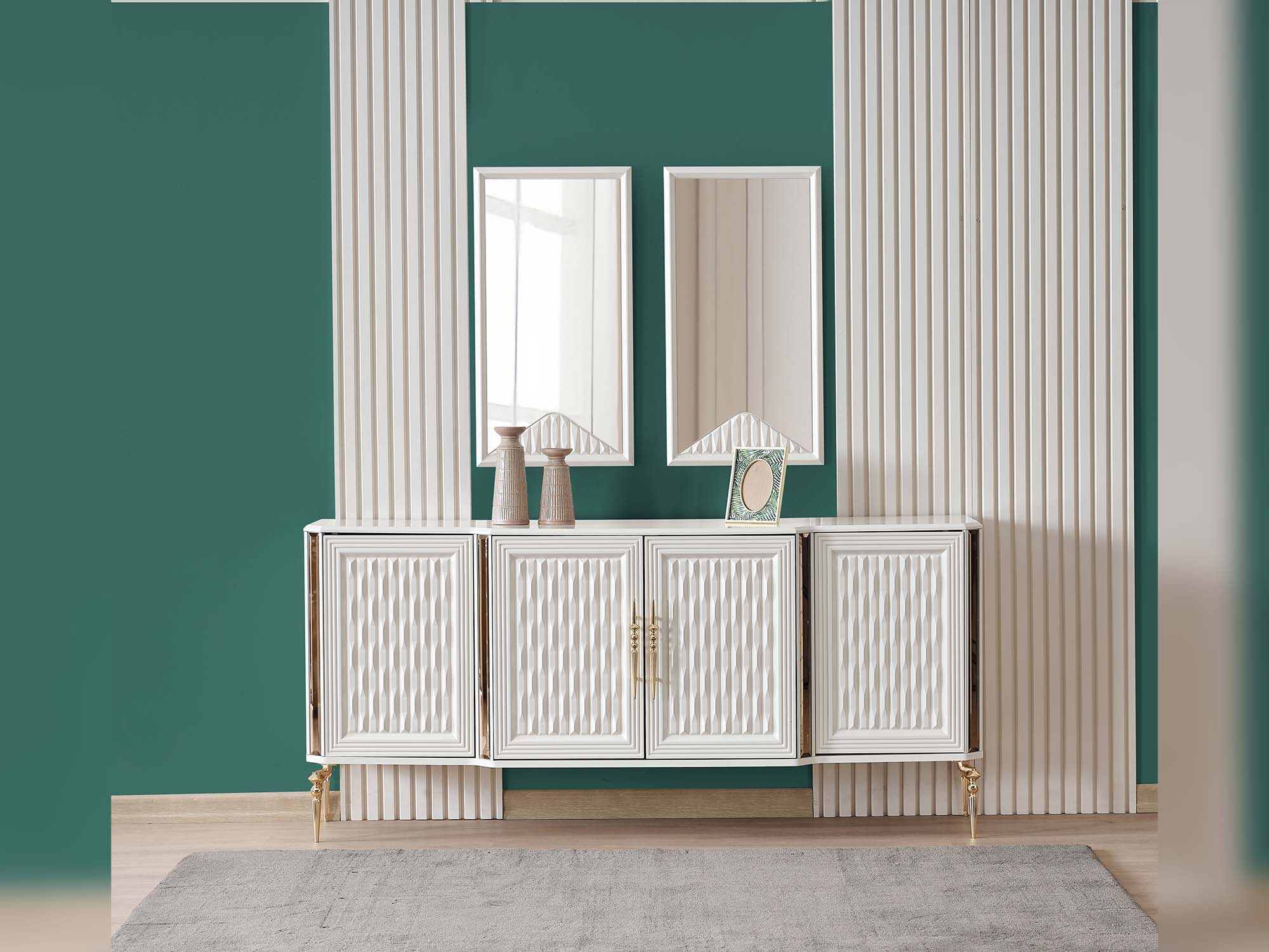 Quatro Consol With Mirror