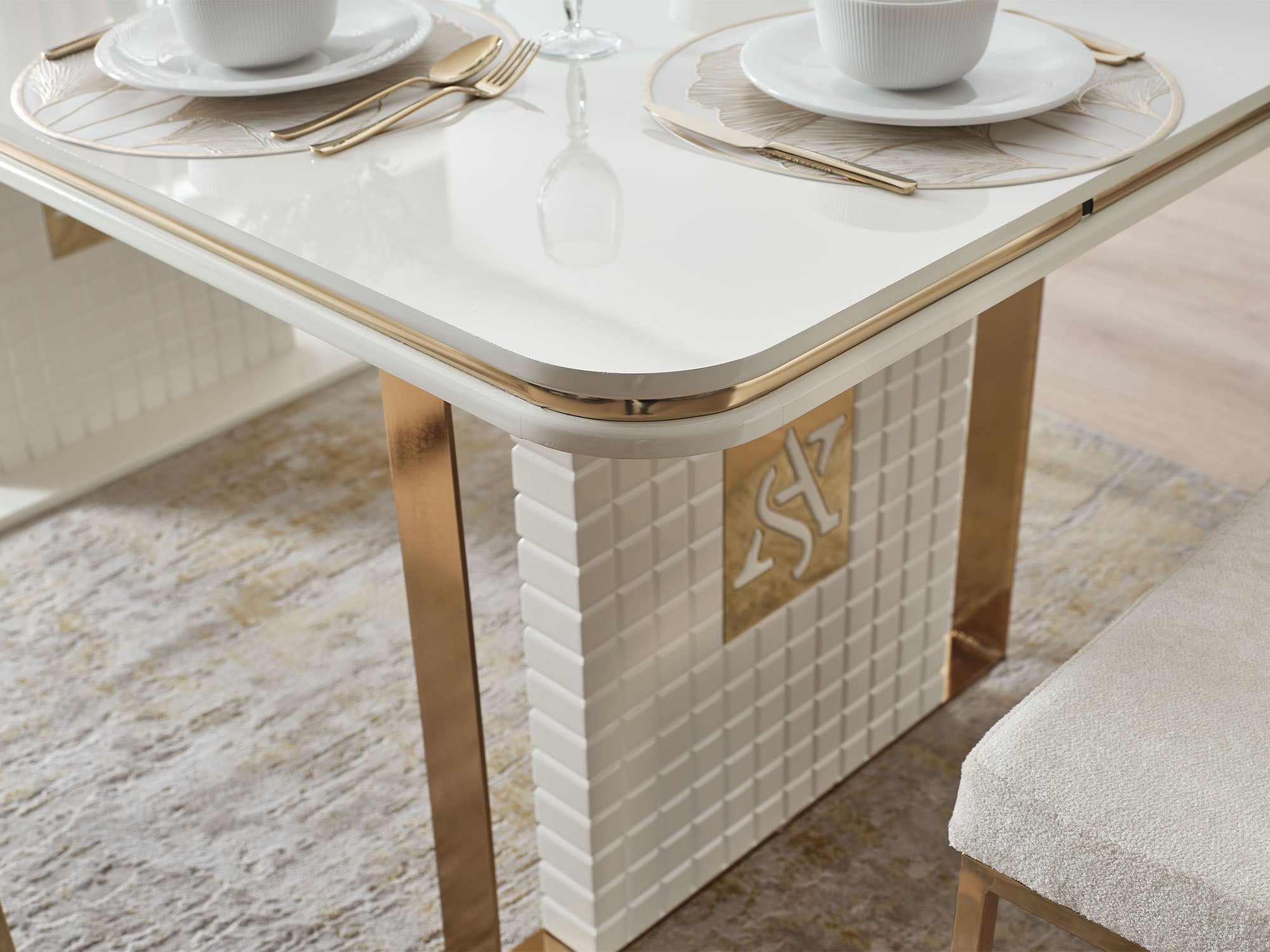 Tina Al Dining Table