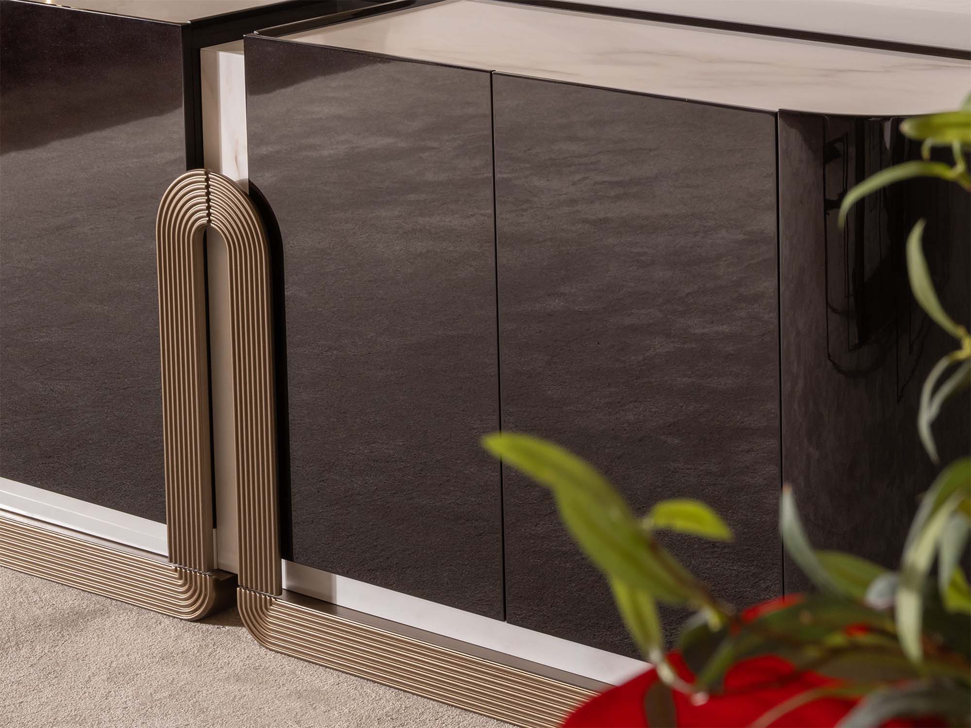 Zenith Consol With Mirror