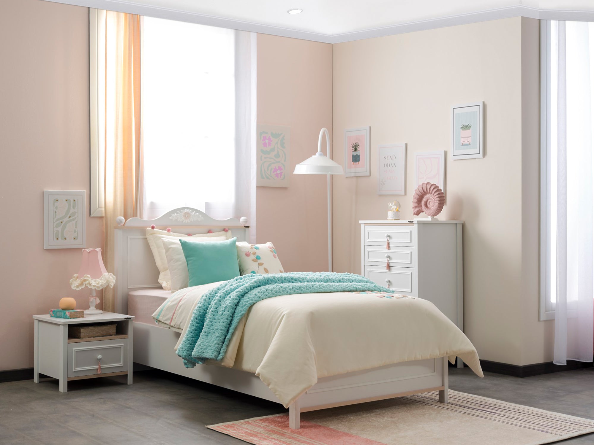 Alya Nightstand