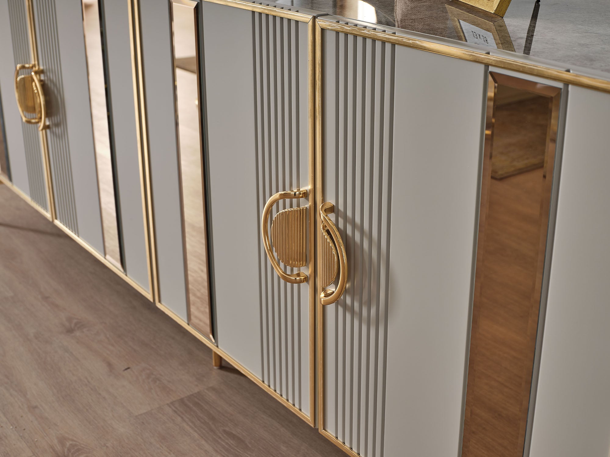 Antik Diningroom (Consol With Mirror & Dining Table & 6 Dining Chair)