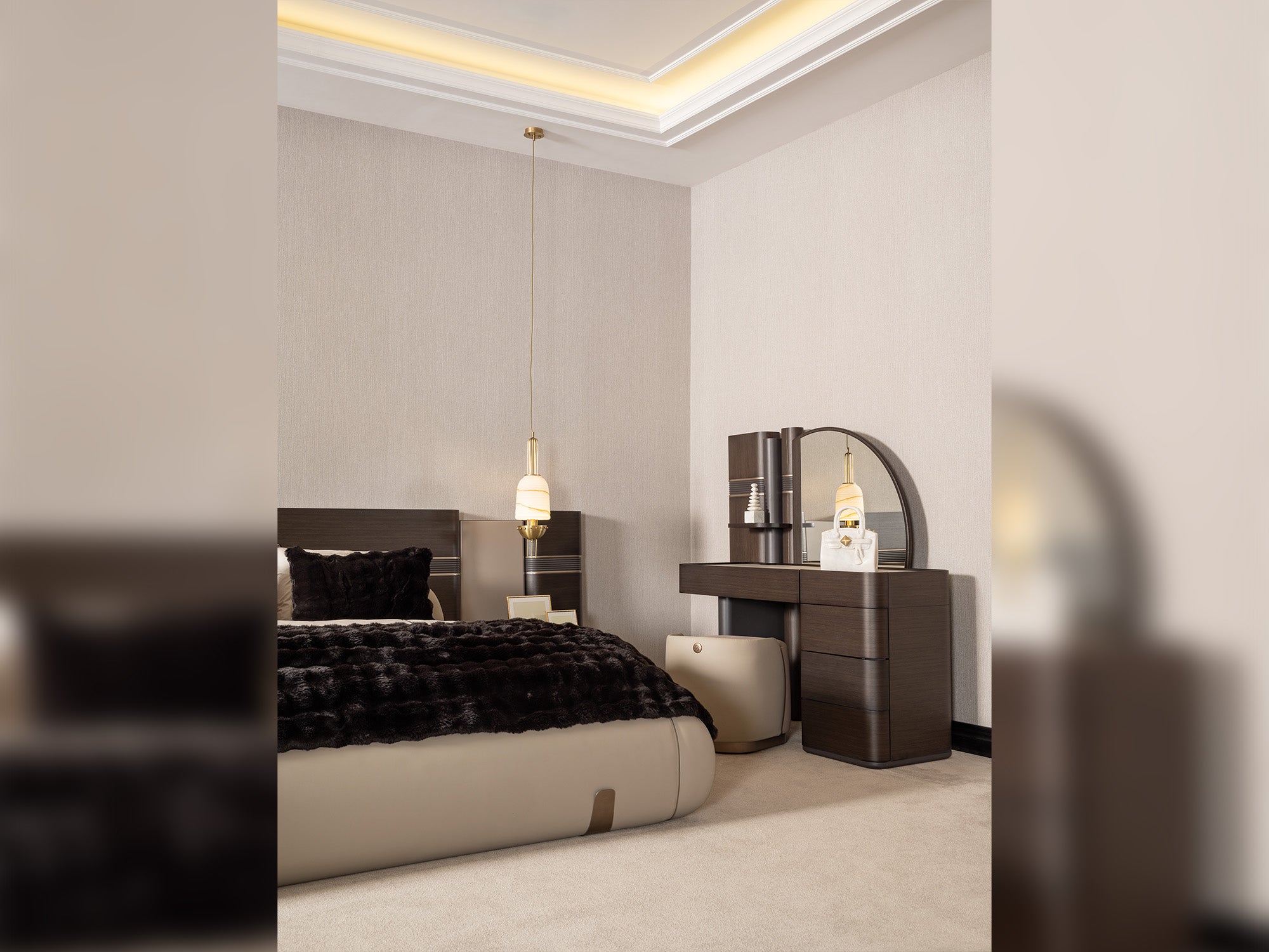 Corte Bedroom (Queen Frame With Headboard & Dresser With Mirror & Ottoman & 2 Nightstand)