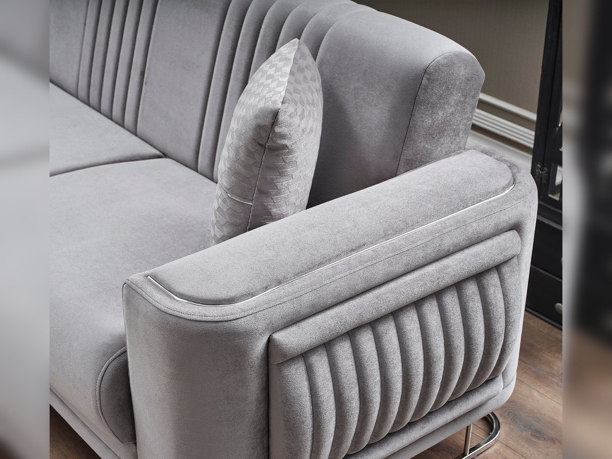 Dante Sectional Sofa