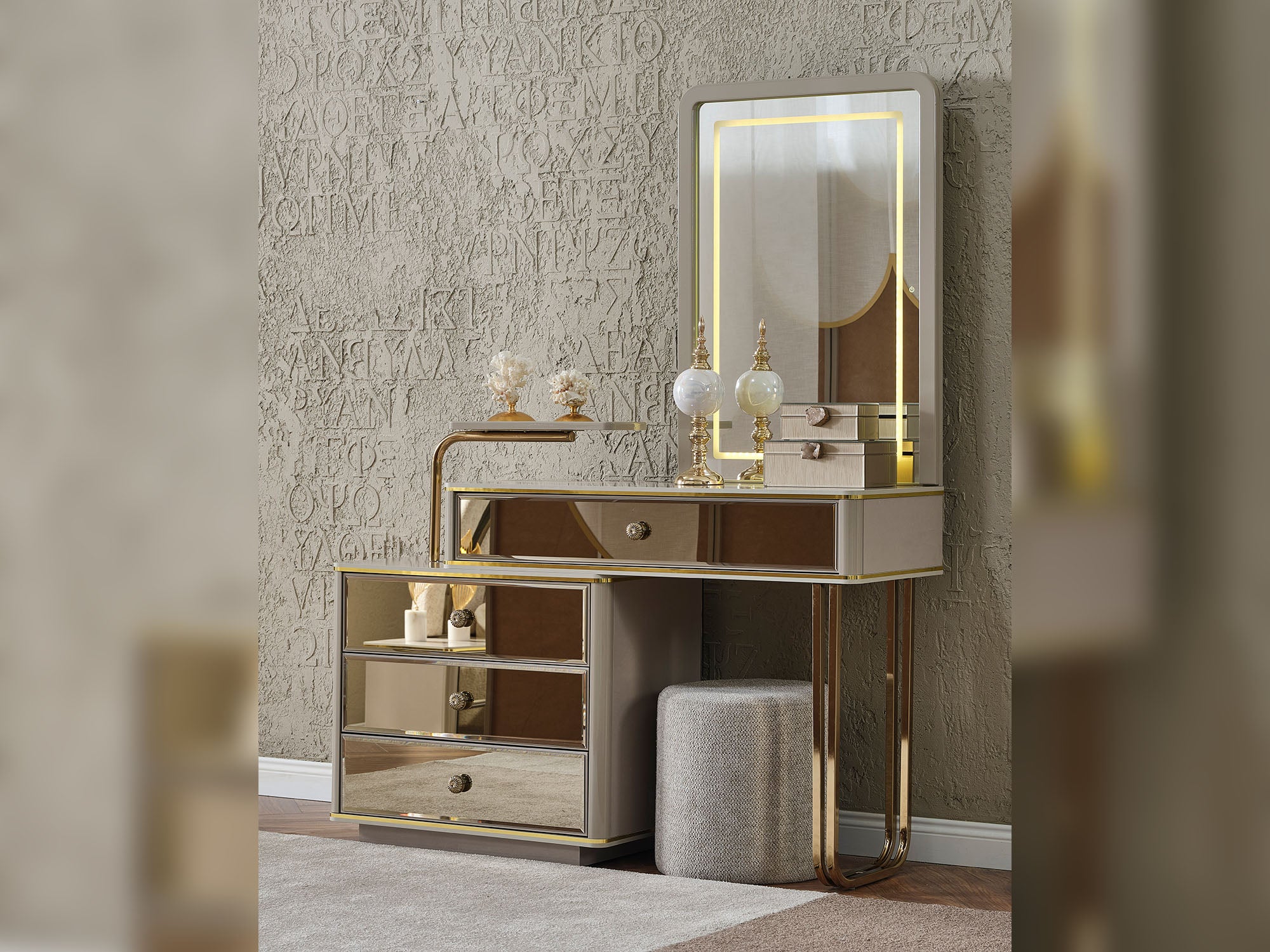 Delux Bedroom (Queen Frame With Headboard & Dresser With Mirror & Ottoman & 2 Nightstand)