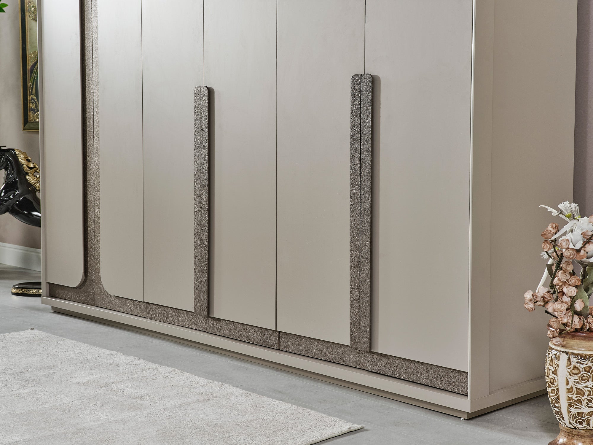 Efes Mum Wardrobe