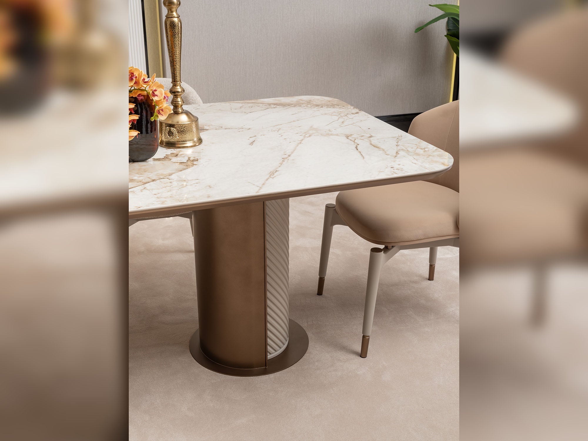 Essenza Dining Table