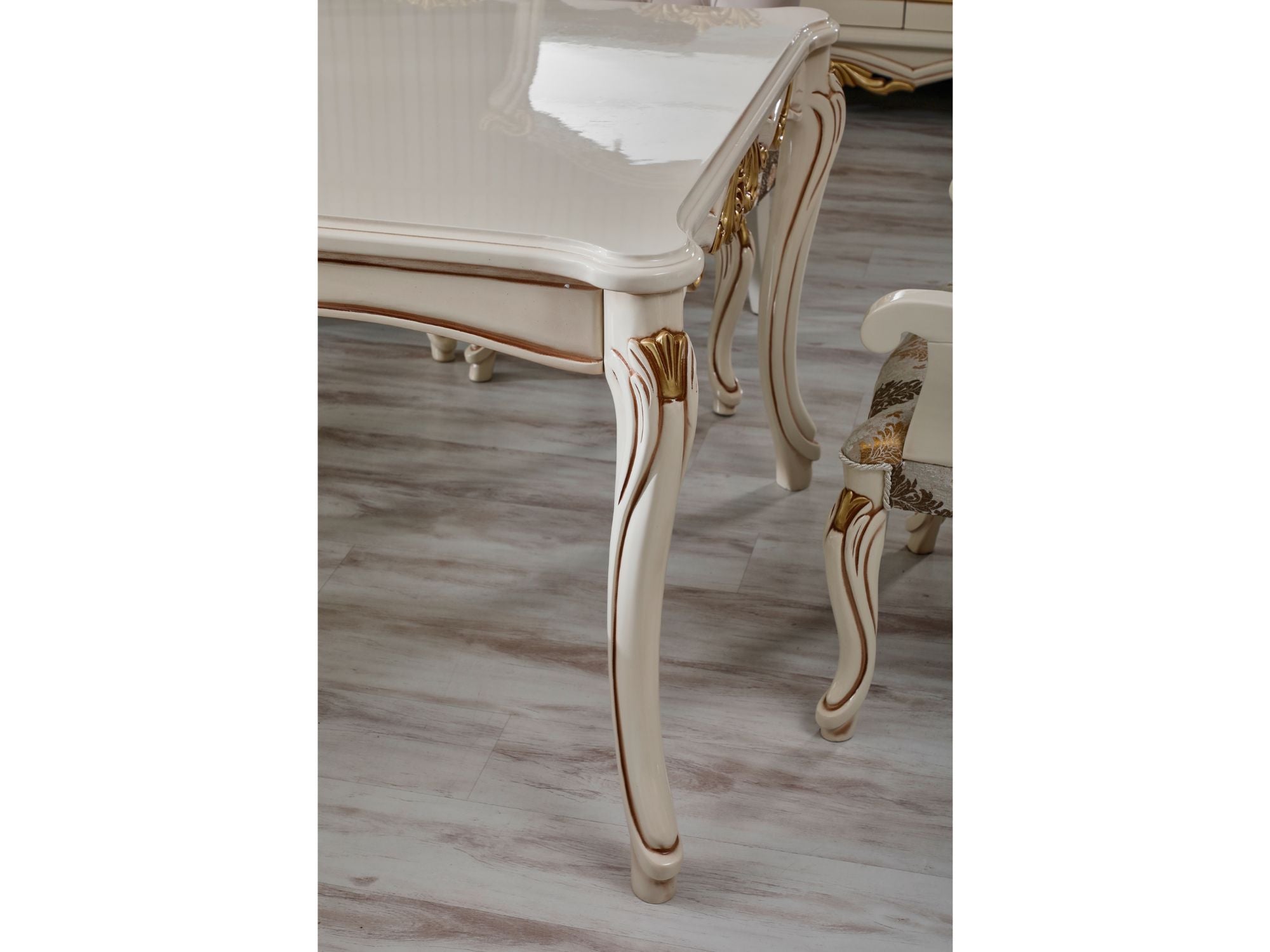 Buse Diningroom (Consol With Mirror & Dining Table & 2 Arm Chair & 4 Chair) Cream