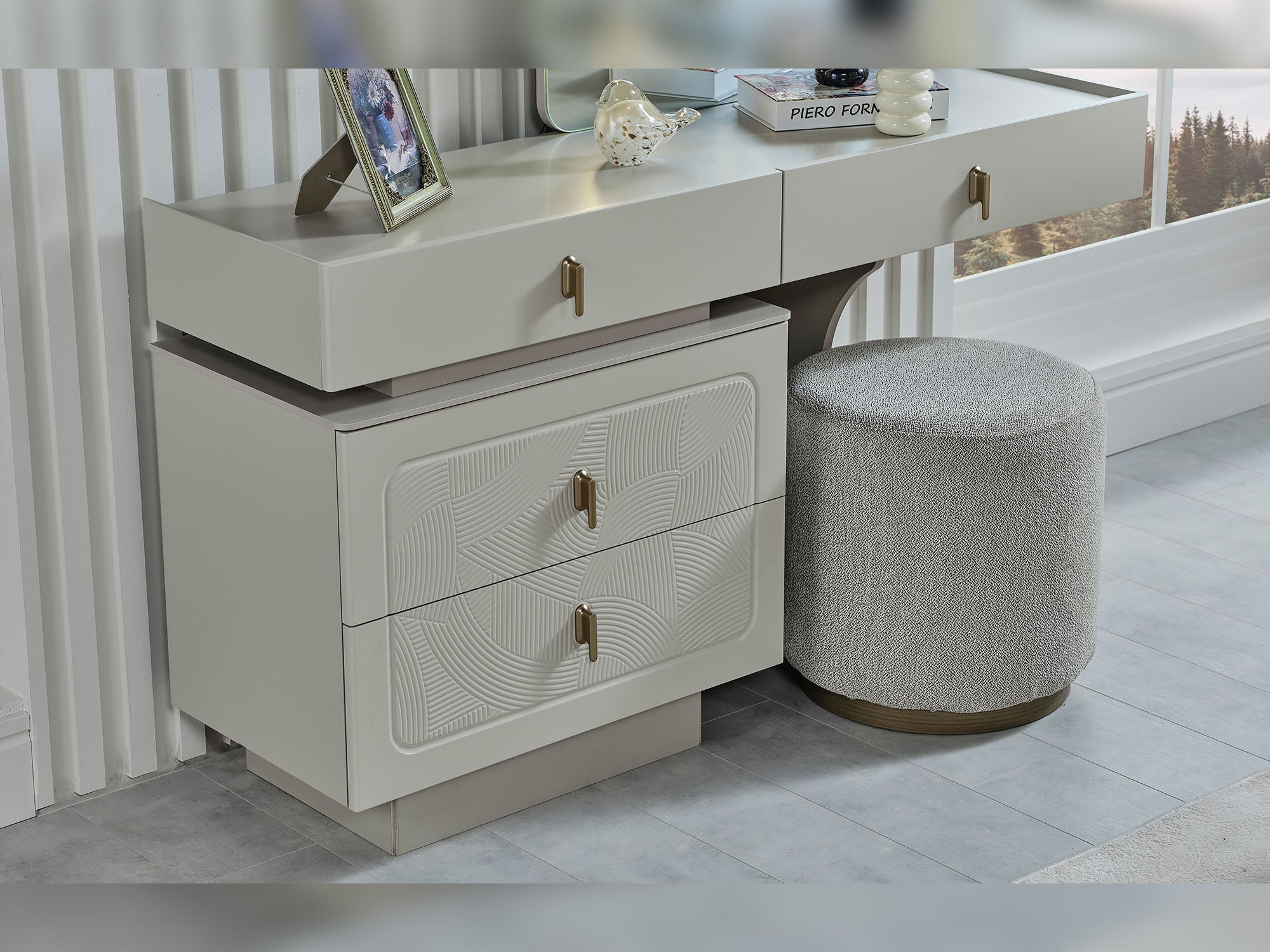 Hisar Dresser With Mirror