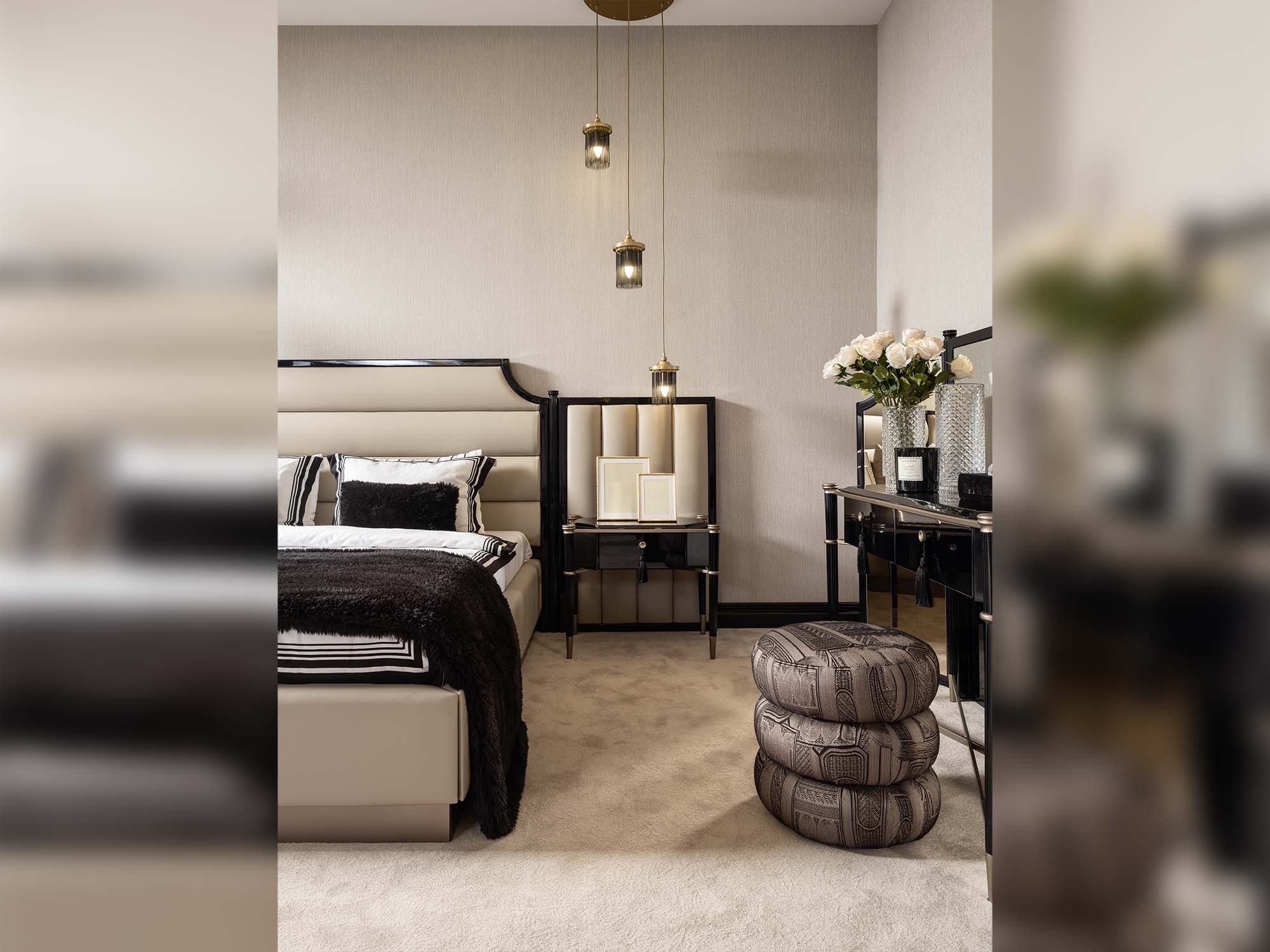 Istanbul Bedroom (Queen Frame With Headboard & Dresser With Mirror & Ottoman & 2 Nightstand & Bench)