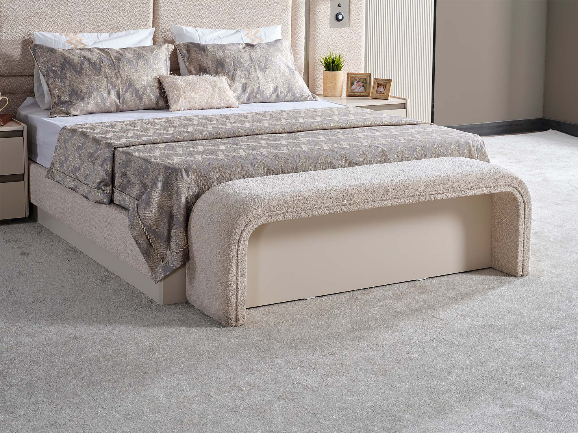 Kapadokya Bedroom (Queen Frame With Headboard & Dresser With Mirror & Ottoman & 2 Nightstand)