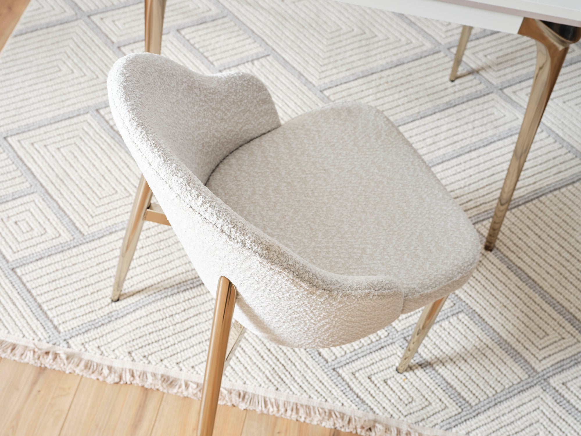 Law Diningroom (Consol With Mirror & Dining Table & 6 Dining Chair)