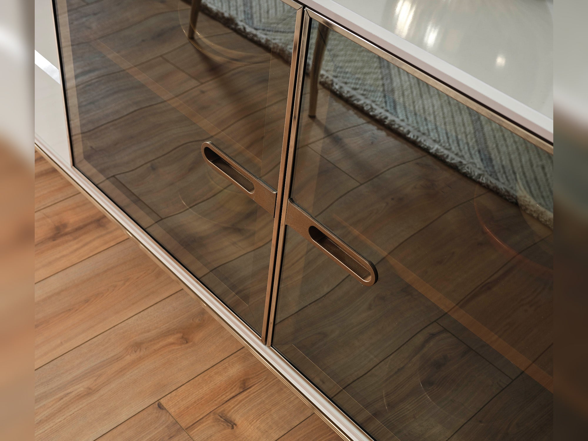 Law Diningroom (Consol With Mirror & Dining Table & 6 Dining Chair)