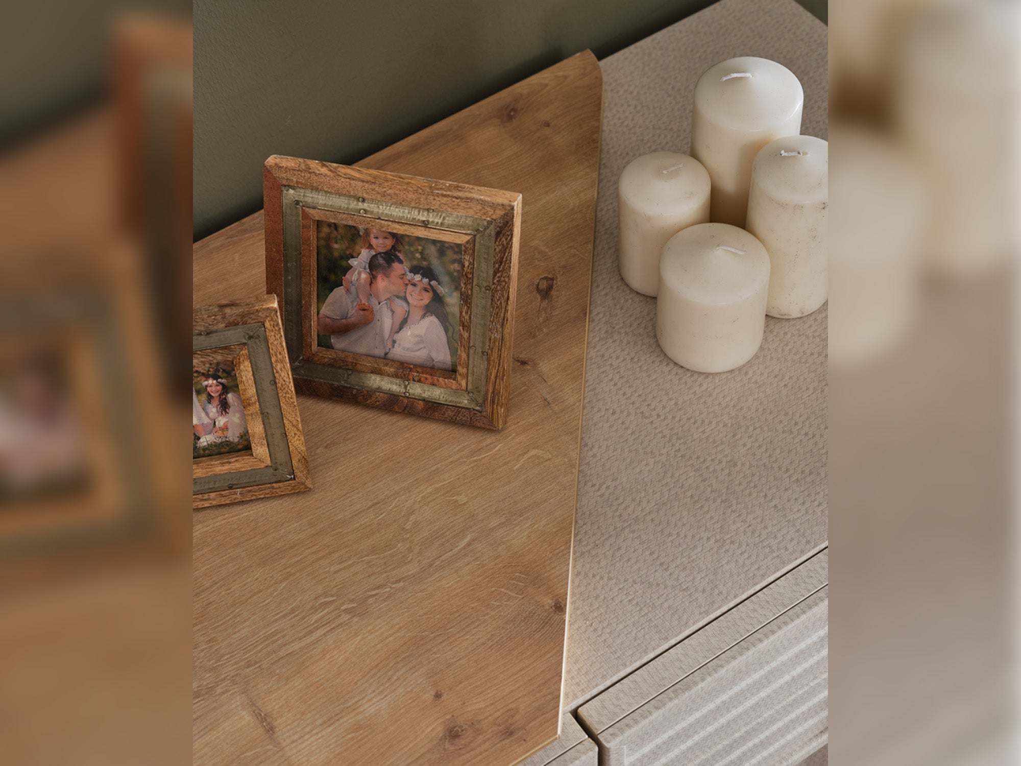 Lugano Bedroom (Queen Frame With Headboard & Dresser With Mirror & Ottoman & 2 Nightstand)