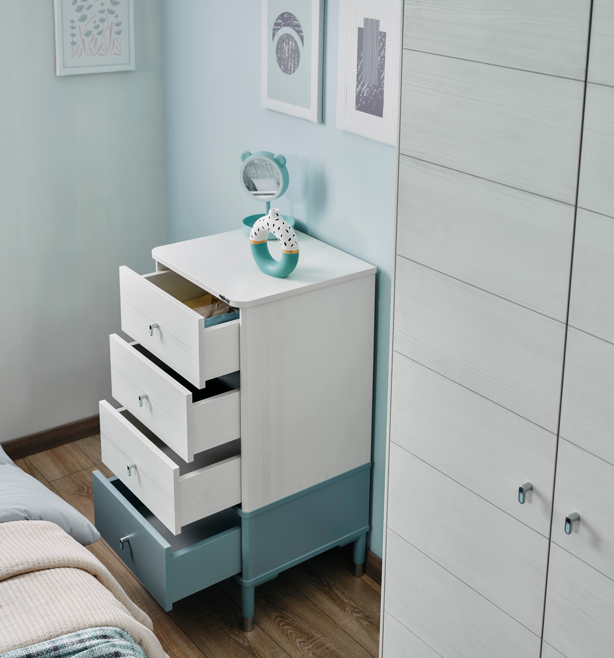 Marin Chest