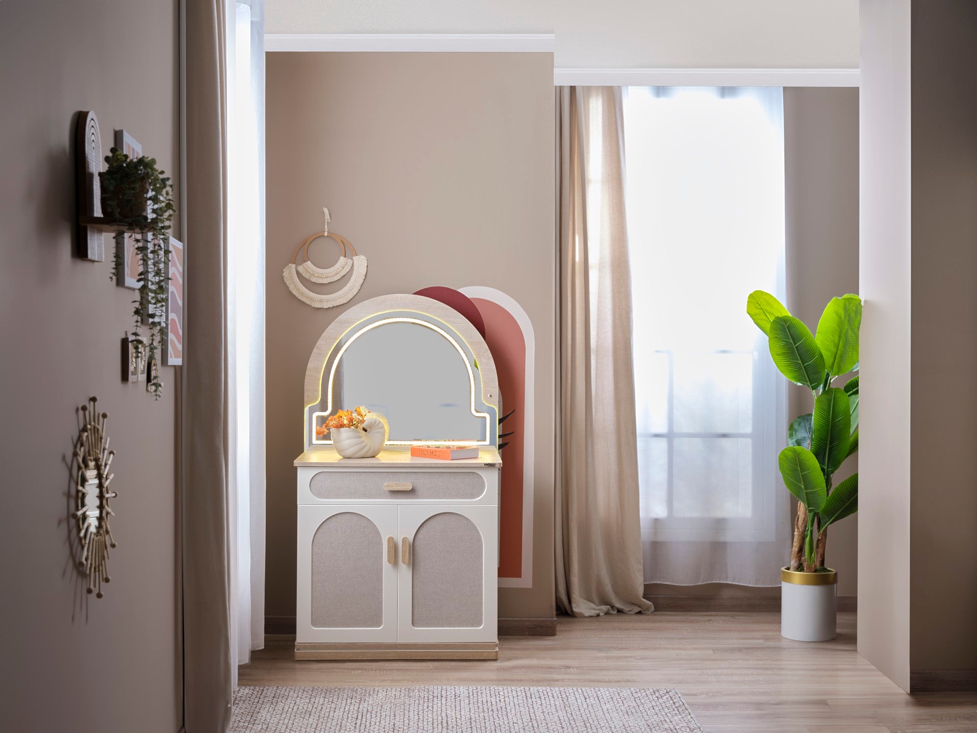 Mosso Chiffonier With Mirror