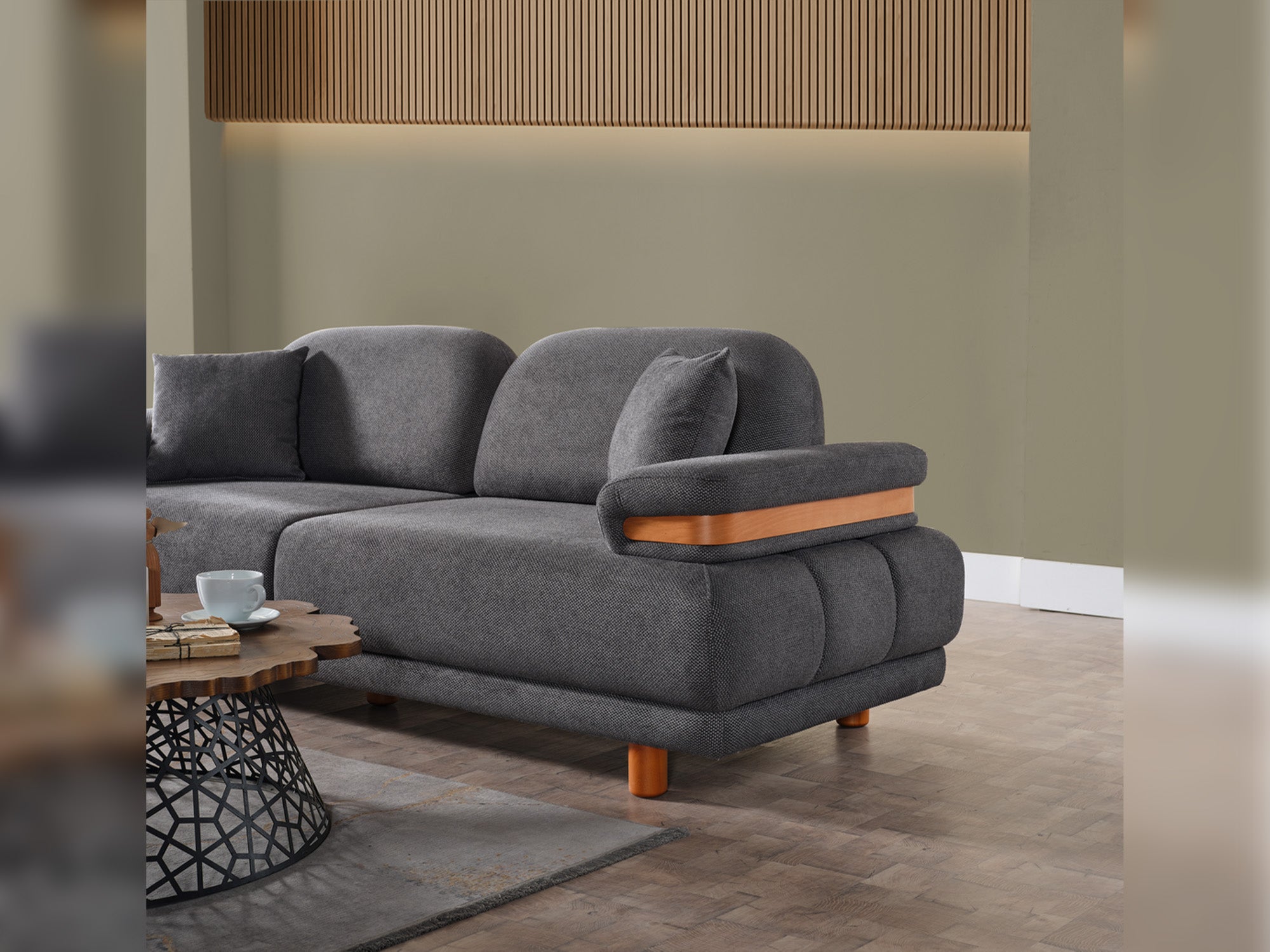Neo Mustang Convertible Sofa