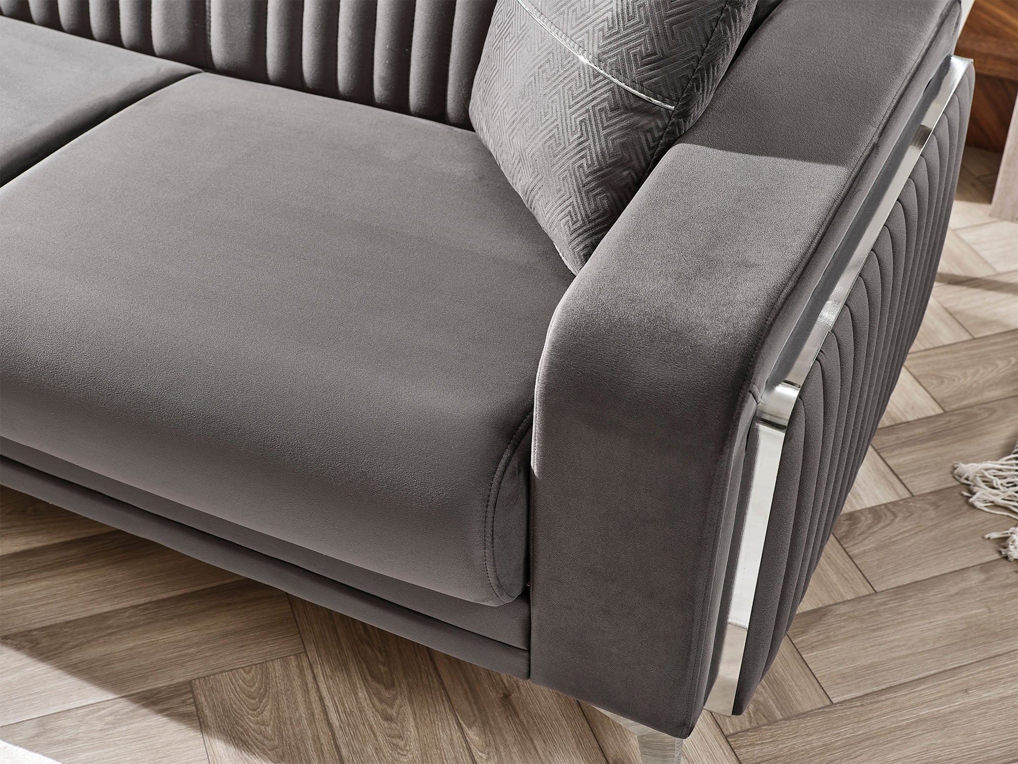 Onix Sectional Sofa