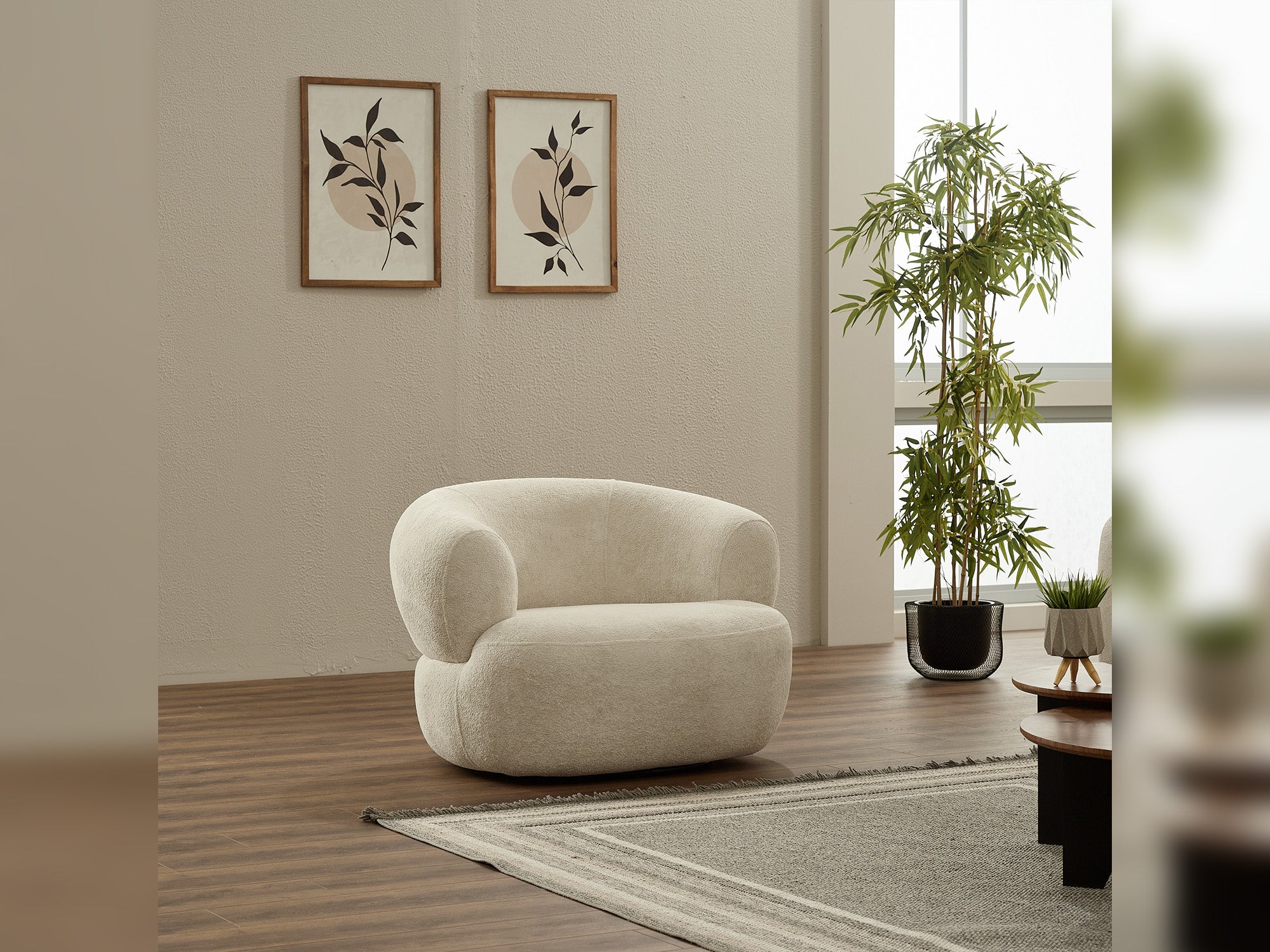 Puffy Swivel Chair