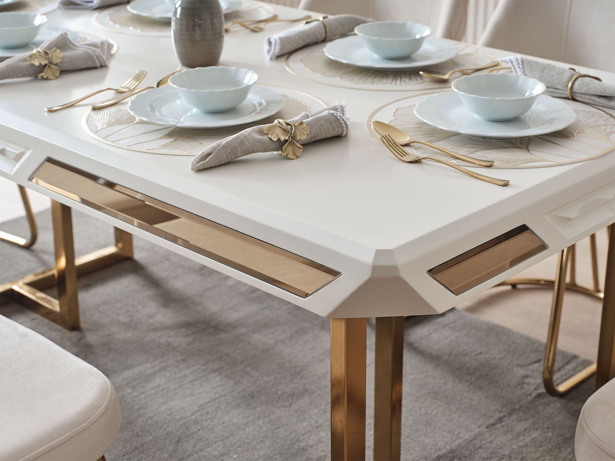 Quatro  Dining Table