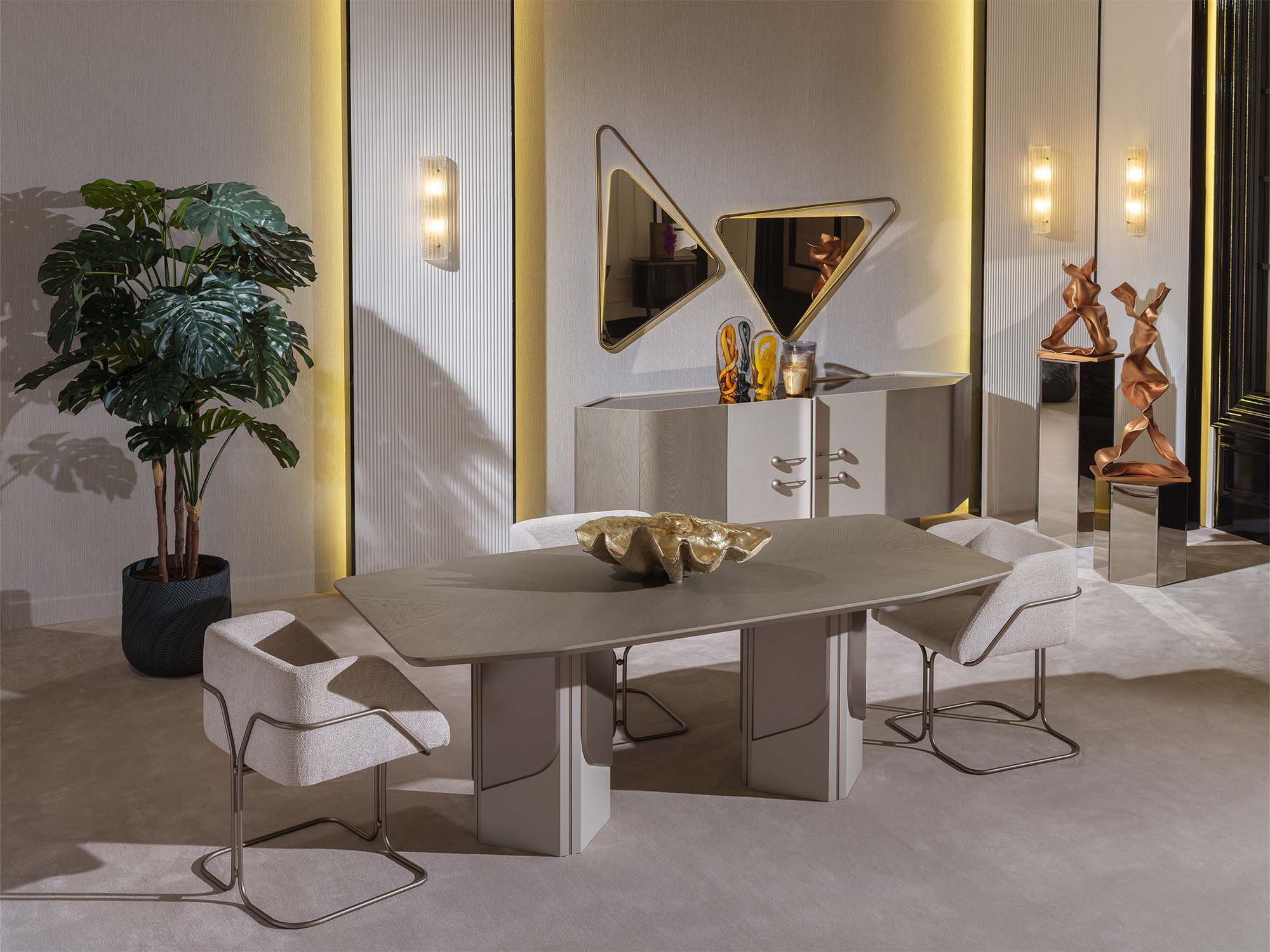 Ricamo Dining Table