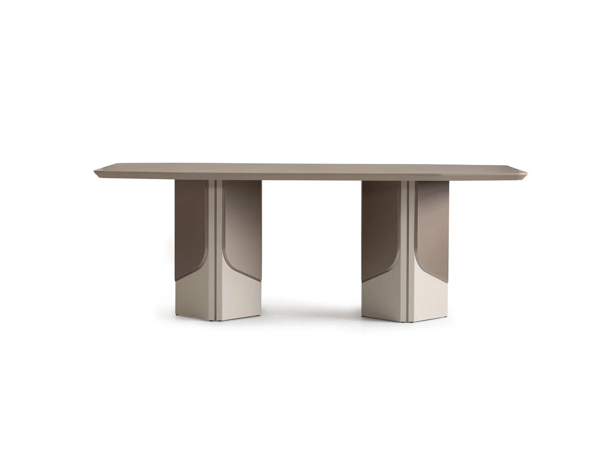 Ricamo Dining Table