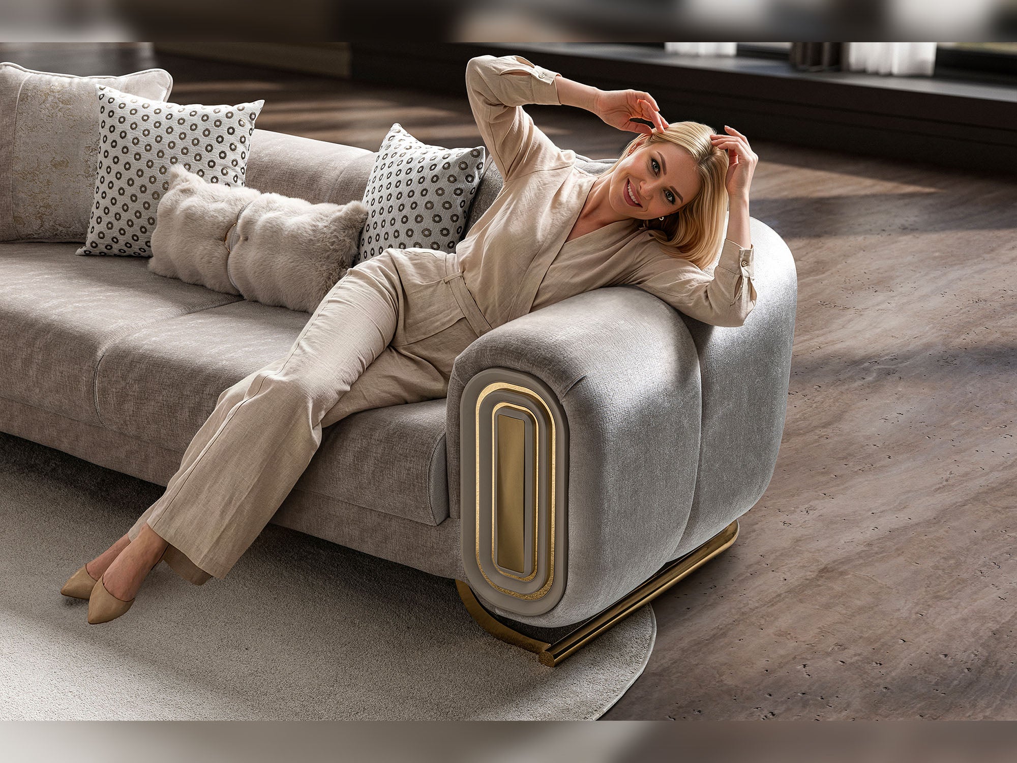 Romeo Stationary Loveseat