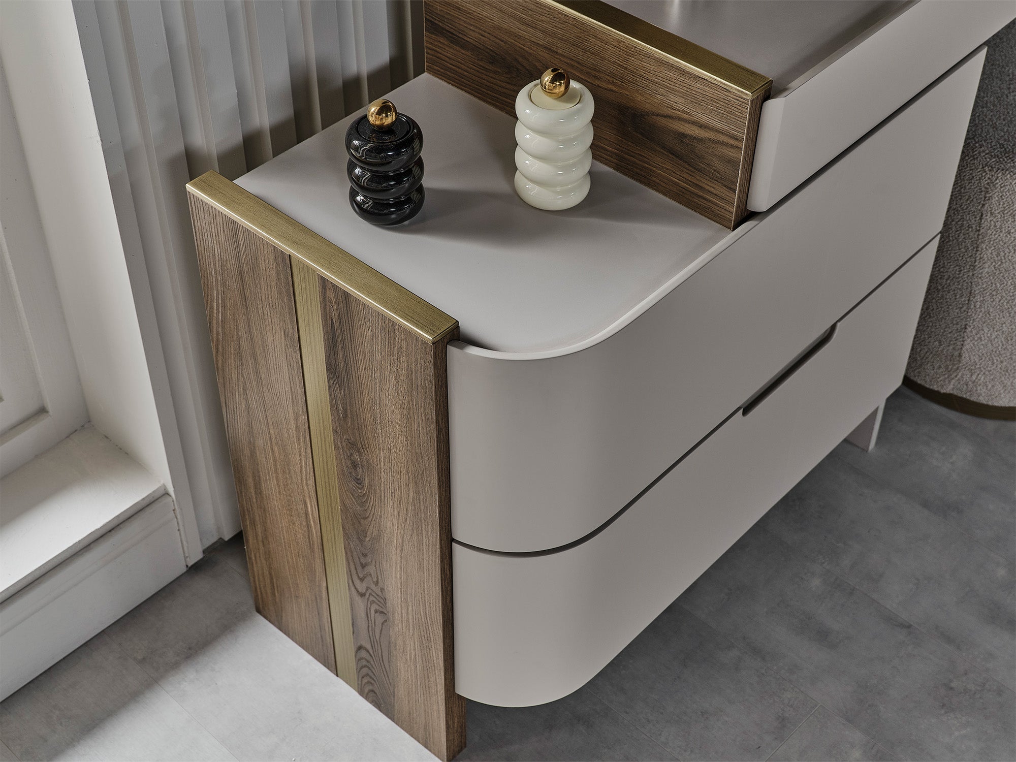 Urgup Dresser With Mirror